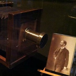 Melongok Harta Karun di Museum Fotografi Tertua