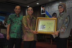 Desy Ratnasari Jadi Duta Badak Jawa