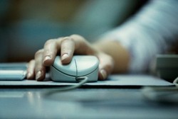 Asyik! Mengklik Mouse Juga Bisa Bakar Kalori Lho