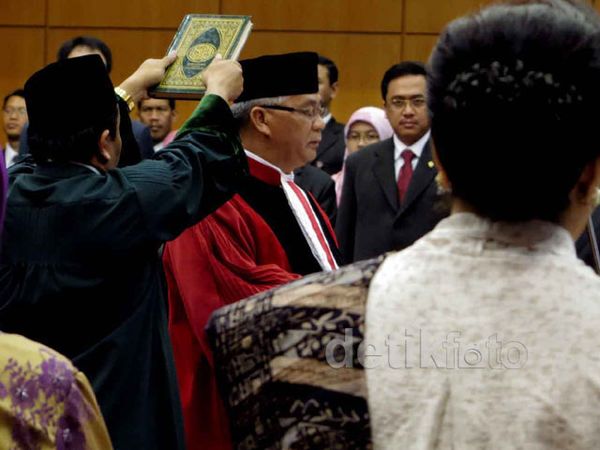 Akil Mochtar Resmi Menjabat Ketua MK