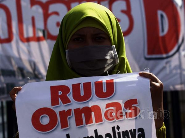 HTI Tolak RUU Ormas HTI Tolak RUU Ormas