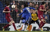 Pada pertandingan di Stamford Bridge, Jumat (5/4/2013) dinihari WIB, Chelsea unggul 2-1 saat turun minum lewat gol Torres dan Victor Moses. REUTERS/Suzanne Plunkett.