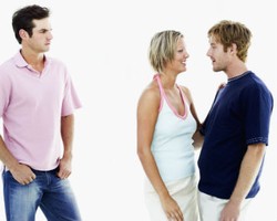 Pria Ini Hanya Dianggap Fans oleh Kekasihnya yang Selingkuh di Facebook