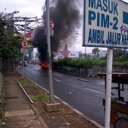 Macet Seputar Pondok Indah karena Sedan Terbakar, Laju Mobil 10 km/ jam