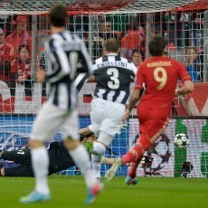 Sebut Buffon Pensiunan Kiper, Beckenbauer Minta Maaf