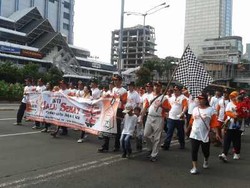 Ajak Partisipasi Aktif di Pemilu, KPU Jalan Sehat Bareng Ribuan Warga DKI