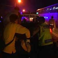 Tabrak Keranjang Sampah, Ibu dan Anak Tewas Terlindas Truk