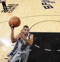 Duncan Bintang Kemenangan Spurs Atas Hawks