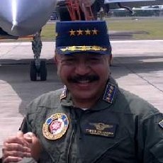 Ditanya Soal Pensiun, Kapolri Hanya Tersenyum