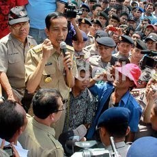  Sambut Hari Buruh, Jokowi: Nggak Boleh Sweeping-sweeping