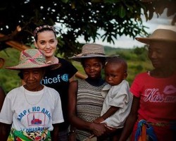 Prihatin Keadaan Anak-anak di Madagascar, Katy Perry Berkunjung Bersama UNICEF