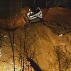 Jatuh ke Lubang Sedalam 6 Meter, 2 Bocah AS Diyakini Tewas