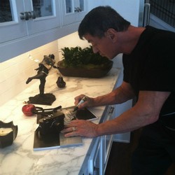Sylvester Stallone Jual Leica M9 Bekas Expendables 2
