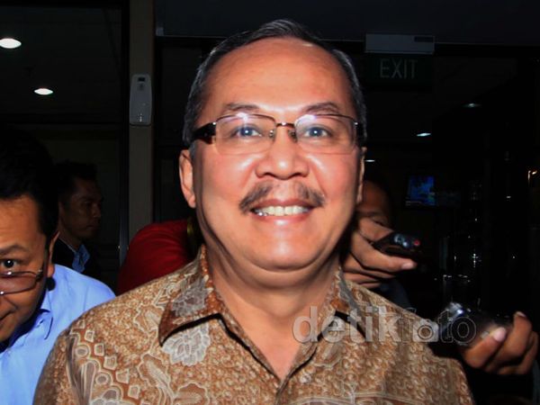 Mulia P. Nasution Diperiksa KPK Mulia P. Nasution Diperiksa KPK