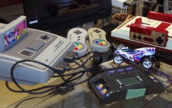 Bernostalgia Main Tamiya Sambil Makan di Kafe Shuminova