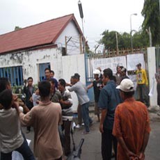 Demo Menolak Tower Telkomsel Berujung Ricuh
