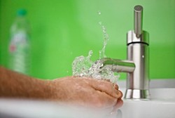 Karyawan Tak Rajin Cuci Tangan, Restoran Tularkan Hepatitis ke Pelangggan