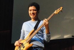 Rama, Anak dengan Autis yang Suka Ngeband dan Jago Main Bass