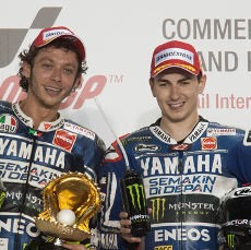 Rossi Sudah Kembali, Lorenzo pun Senang