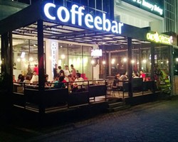 Mencicipi Sajian Ayam Sambil Menyeruput Kopi di Coffeebar