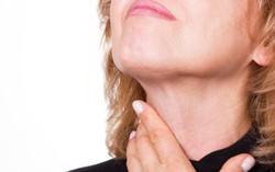 Sakit Tenggorokan? Atasi dengan Makanan dan Minuman Enak Ini