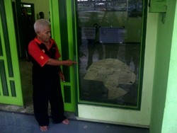 Kantor PPP Magelang Dirusak OTK, Kaca Pintu Pecah Berantakan