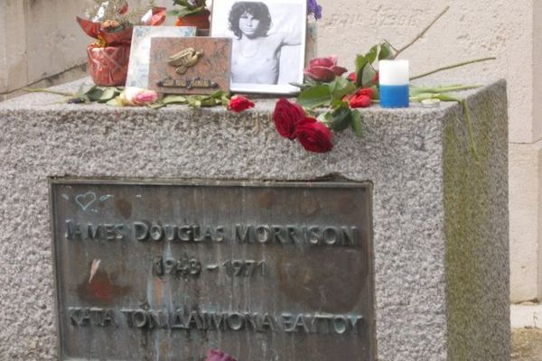 Ziarah ke Makam Jim Morrison
