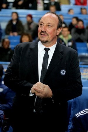 Soal Target Empat Besar, Benitez Kalem