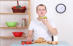 Makan Malam Lebih Awal Membuat Tubuh Lebih Langsing dan Bugar