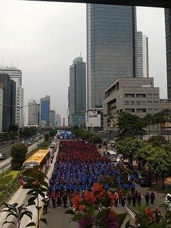 Buruh Demo Depan Kemenko Kesra, Jalan Merdeka Barat Dialihkan