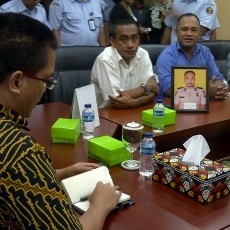 Ditemui Keluarga 4 Tahanan LP Cebongan, Denny Harap Kasus Selesai dengan Baik