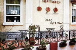 Begini Cara Memfoto Kafe dan Toko Saat City Tour