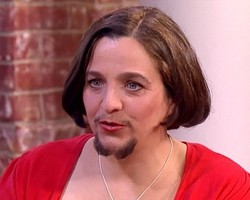 Memiliki Janggut Pria, Mariam Tetap Percaya Diri Mencari Cinta