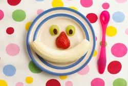 Makan dengan Piring Kecil Bisa Cegah Obesitas pada Anak