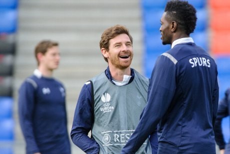 Villas-Boas Harapkan Gol Adebayor di St. Jakob-Park