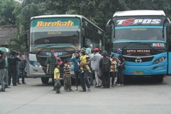 Aneka Pengalaman Paling Sial Saat Naik Bus