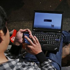 Penjualan Komputer Terjun Bebas