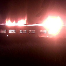 Satu Petugas PMK Pingsan Padamkan Kebakaran Pabrik Makanan Ringan