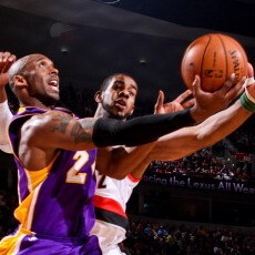 Kobe 47 Poin, Lakers Jaga Kans ke Playoff