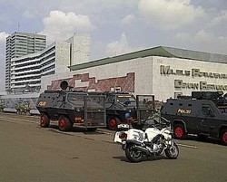 2 Water Cannon & Ratusan Polisi Siaga Sambut Pendemo RUU Ormas di DPR
