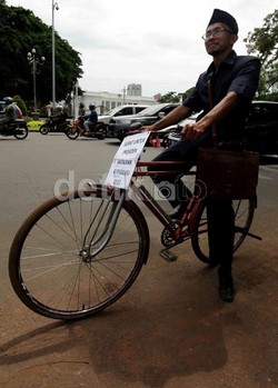  Tolak Kurikulum 2013, Oemar Bakri Ingin Bertemu Presiden