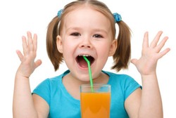 Hati-hati, Jus Buah Berlebihan Bisa Merusak Gigi Anak