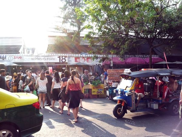 Akhir Pekan di Bangkok, Waktunya Belanja di Chatuchak!
