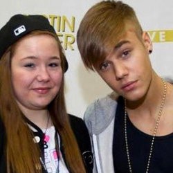 Justin Bieber Ganti Model Rambut seperti Rihanna