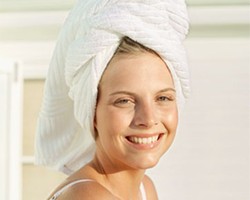 Mana Lebih Baik, Pakai Handuk Panas atau Steamer Saat Creambath?