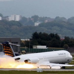 Bahaya! Ponsel Android Bisa Dipakai Membajak Pesawat