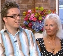 Kisah Wanita 67 Tahun yang Akhirnya Menikah dengan Brondong 29 Tahun