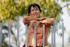 Pertama dalam 27 Tahun, Aung San Suu Kyi Tiba di Jepang
