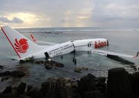 Pesawat Lion Air Jatuh dan Terbelah