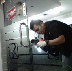 100 Meter dari Pos Polisi, Bank BRI di ITC Kebon Kalapa Dibobol